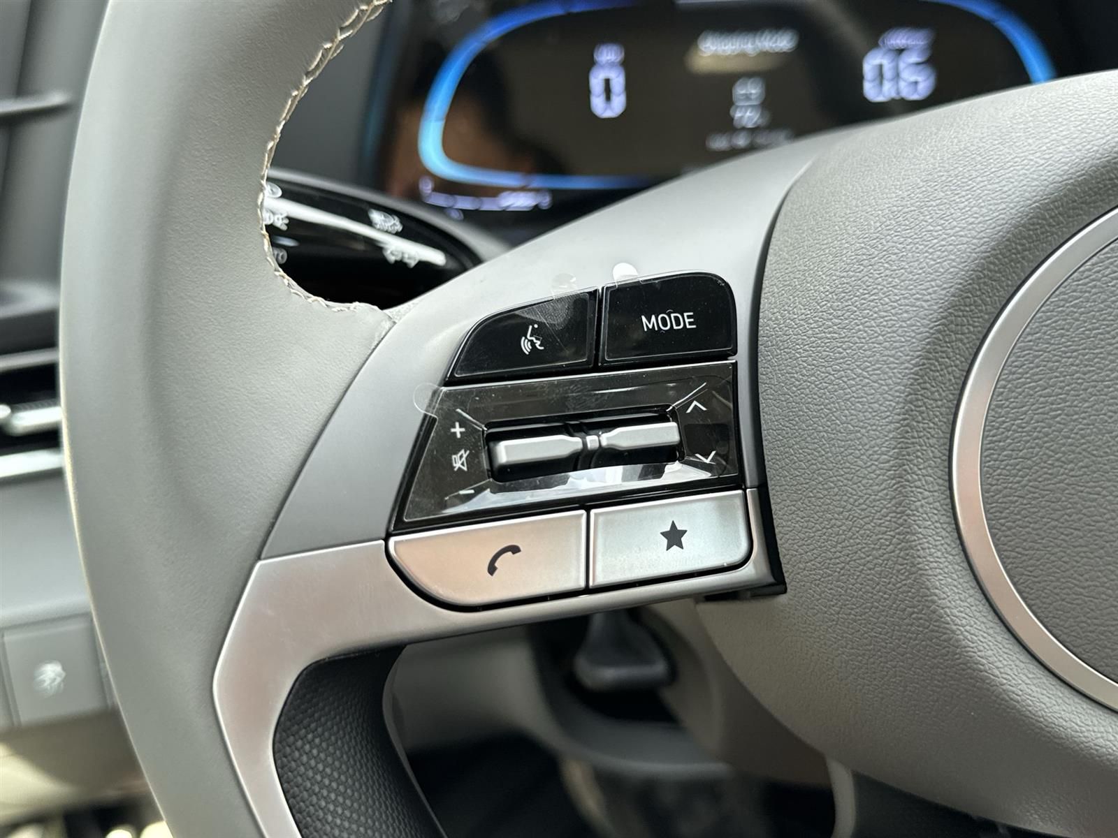 Thumbnail: 2025 Hyundai Elantra - 10