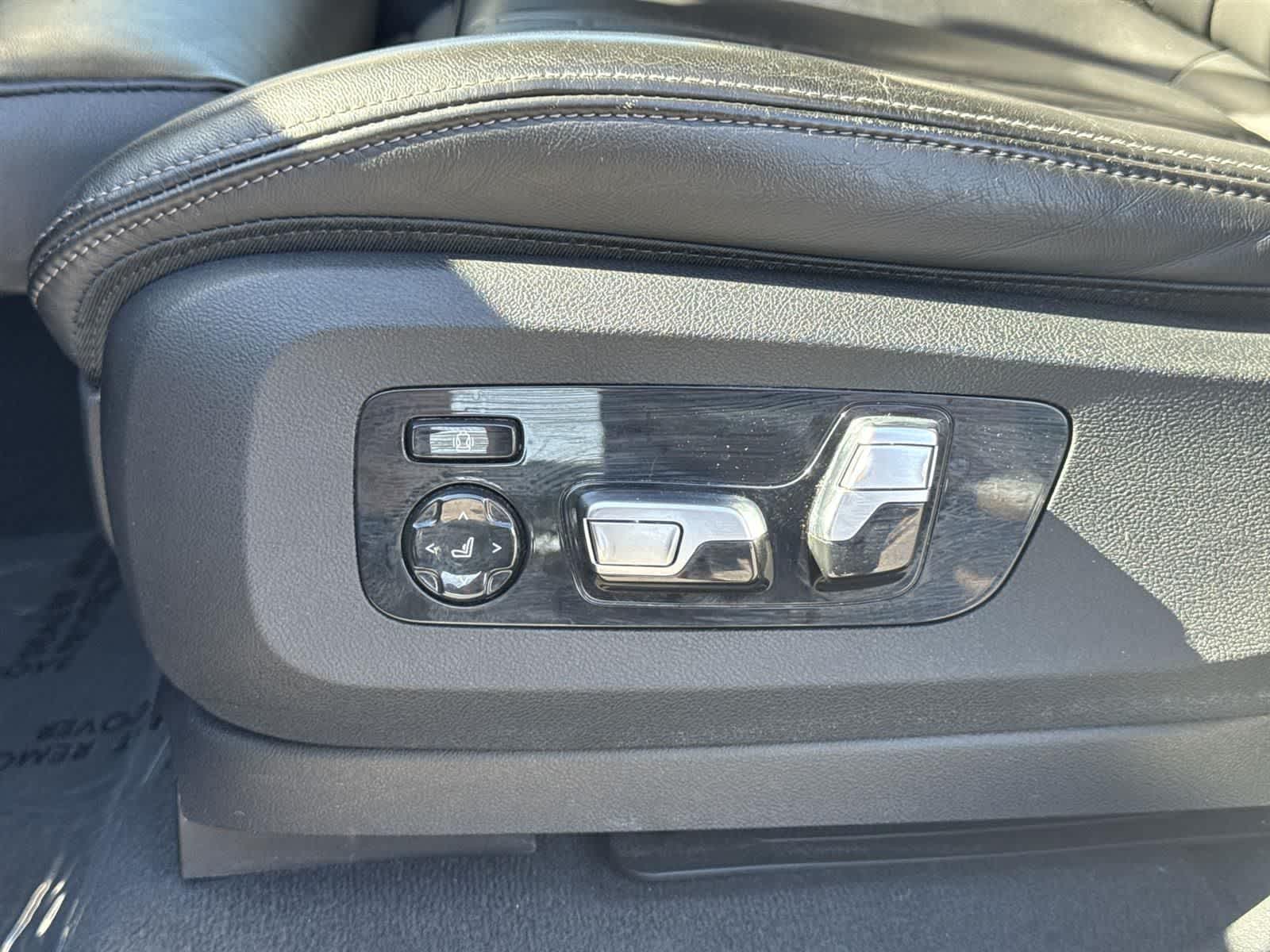 Thumbnail: 2023 BMW X7 - 24