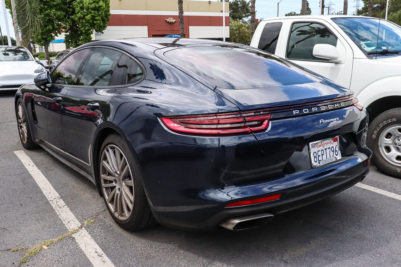 2017 Porsche Panamera 4 photo 5