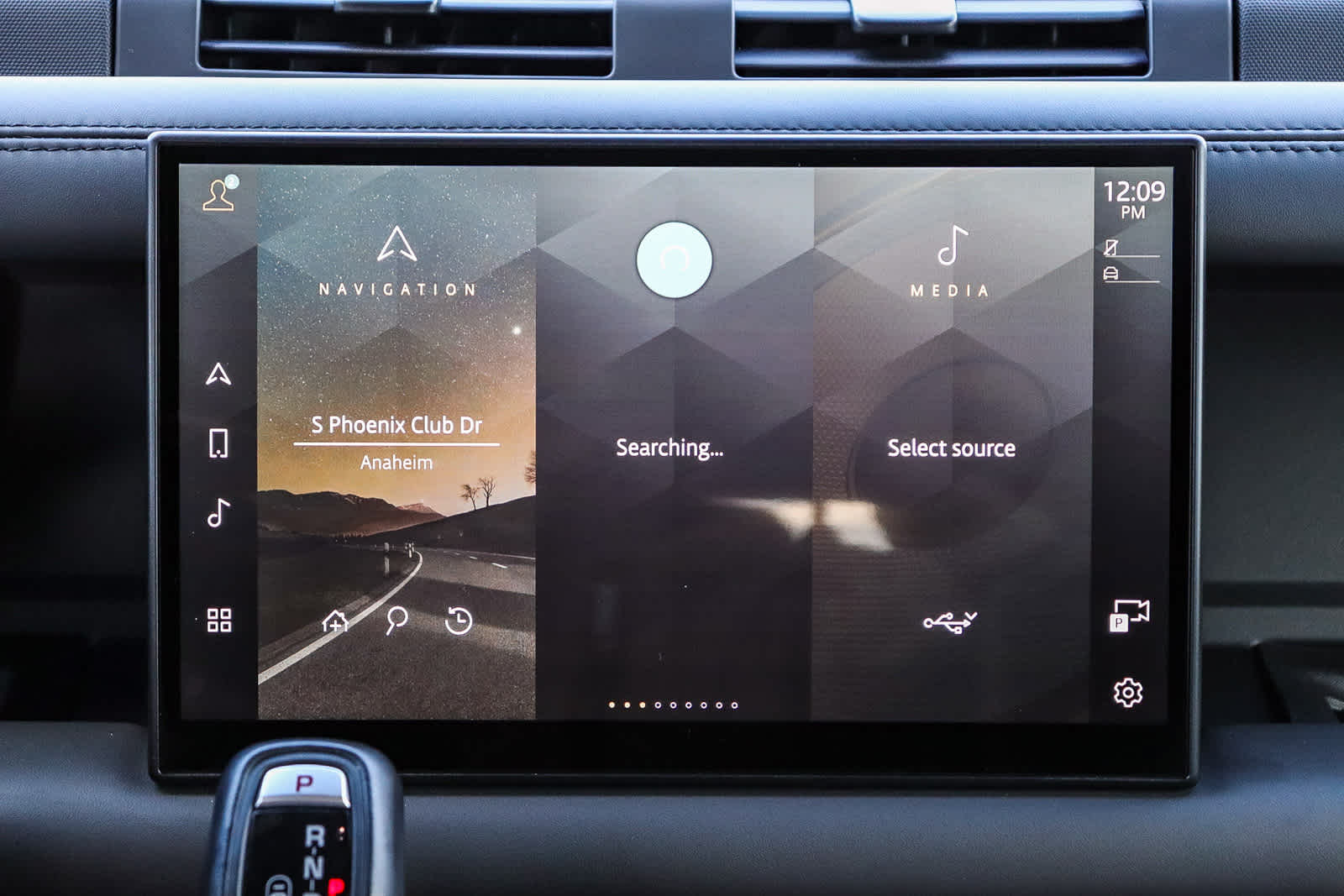 Thumbnail: 2023 Land Rover Defender - 16