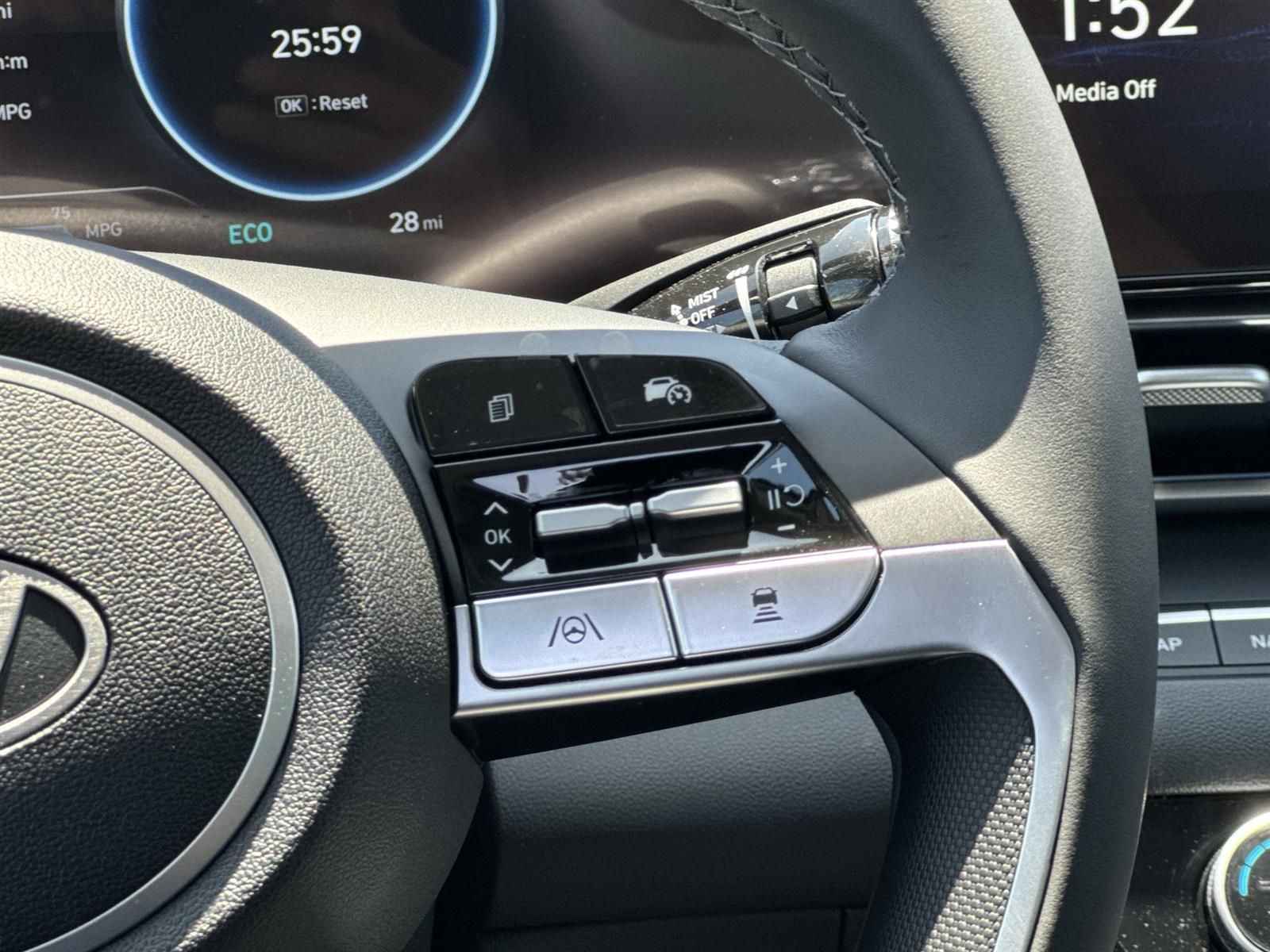 Thumbnail: 2025 Hyundai Elantra - 12