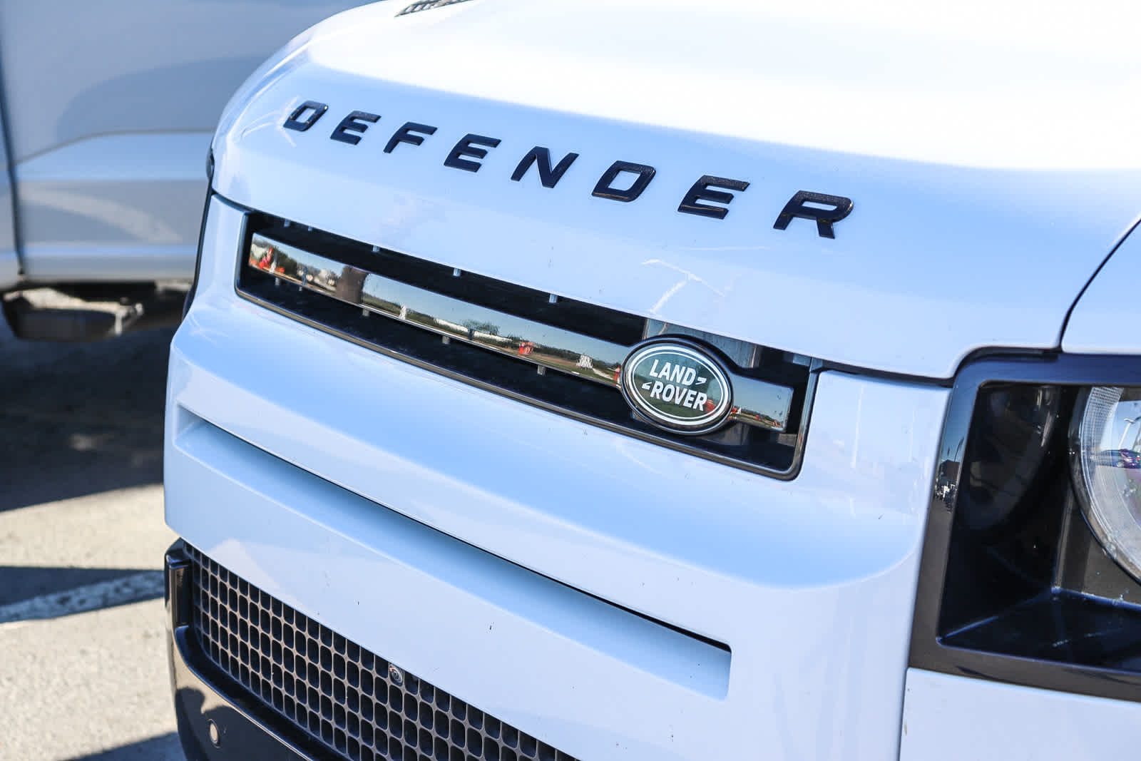 Thumbnail: 2023 Land Rover Defender - 3