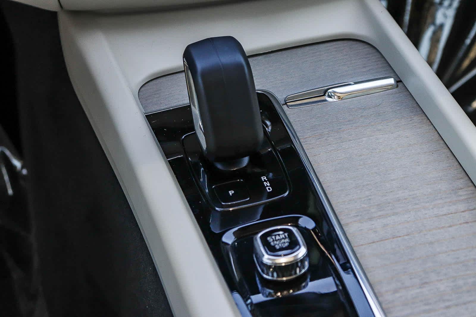 Thumbnail: 2023 Volvo XC60 - 20