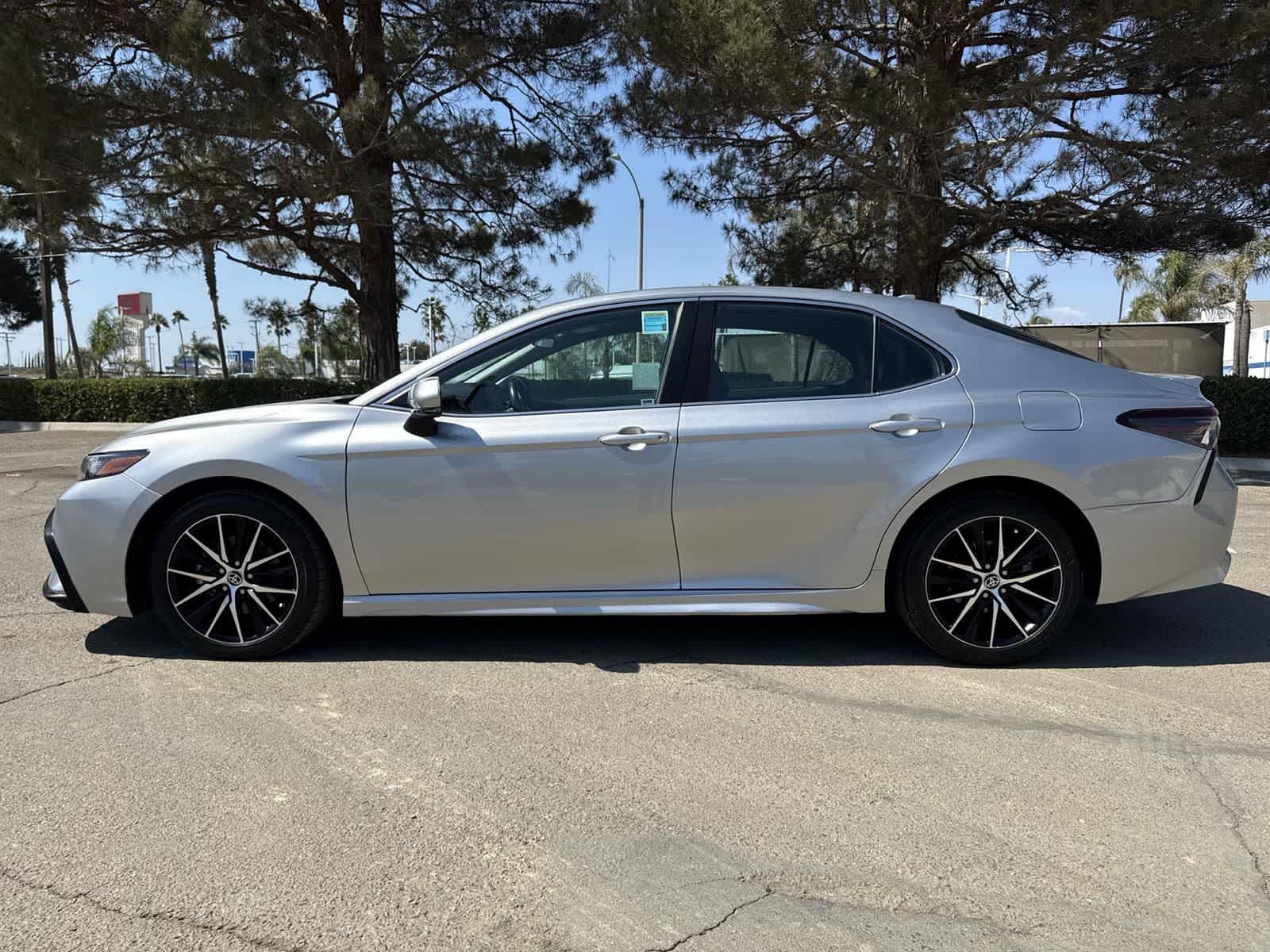 Thumbnail: 2022 Toyota Camry - 5