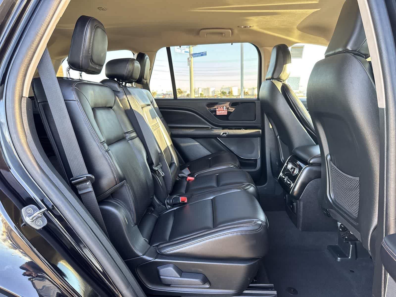 Thumbnail: 2023 Lincoln Aviator - 19