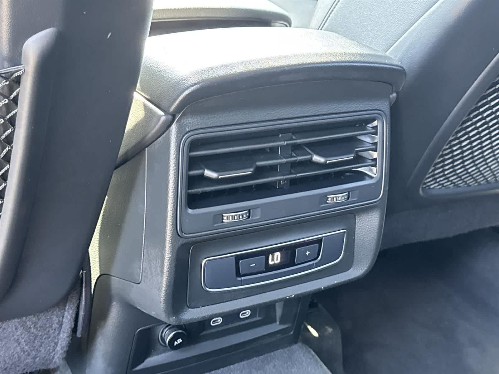 Thumbnail: 2024 Audi Q7 - 35