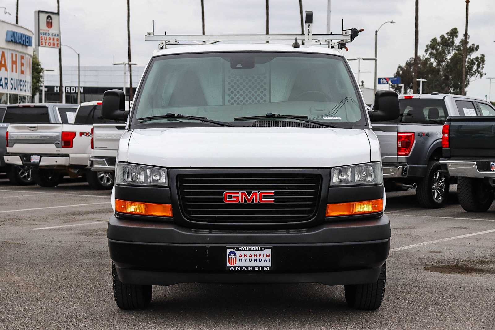 Thumbnail: 2023 GMC Savana - 2
