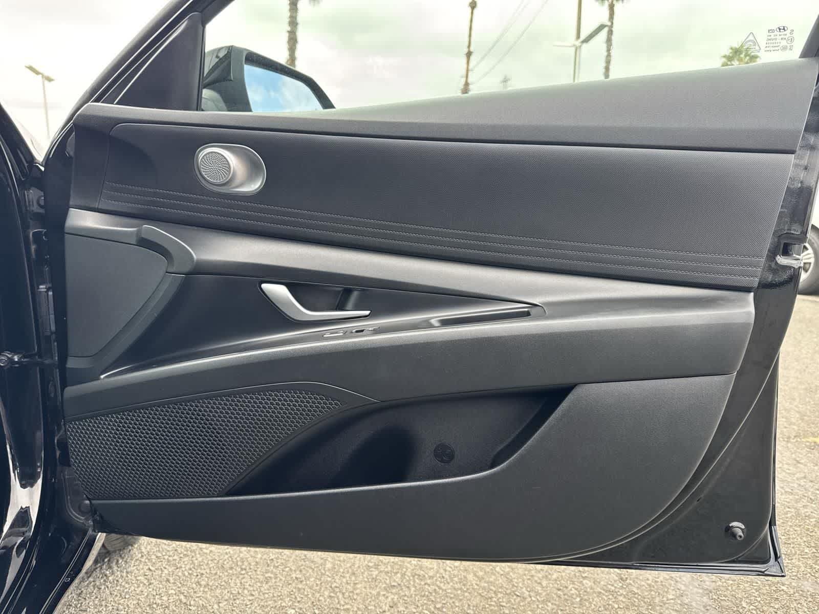 Thumbnail: 2022 Hyundai Elantra - 35