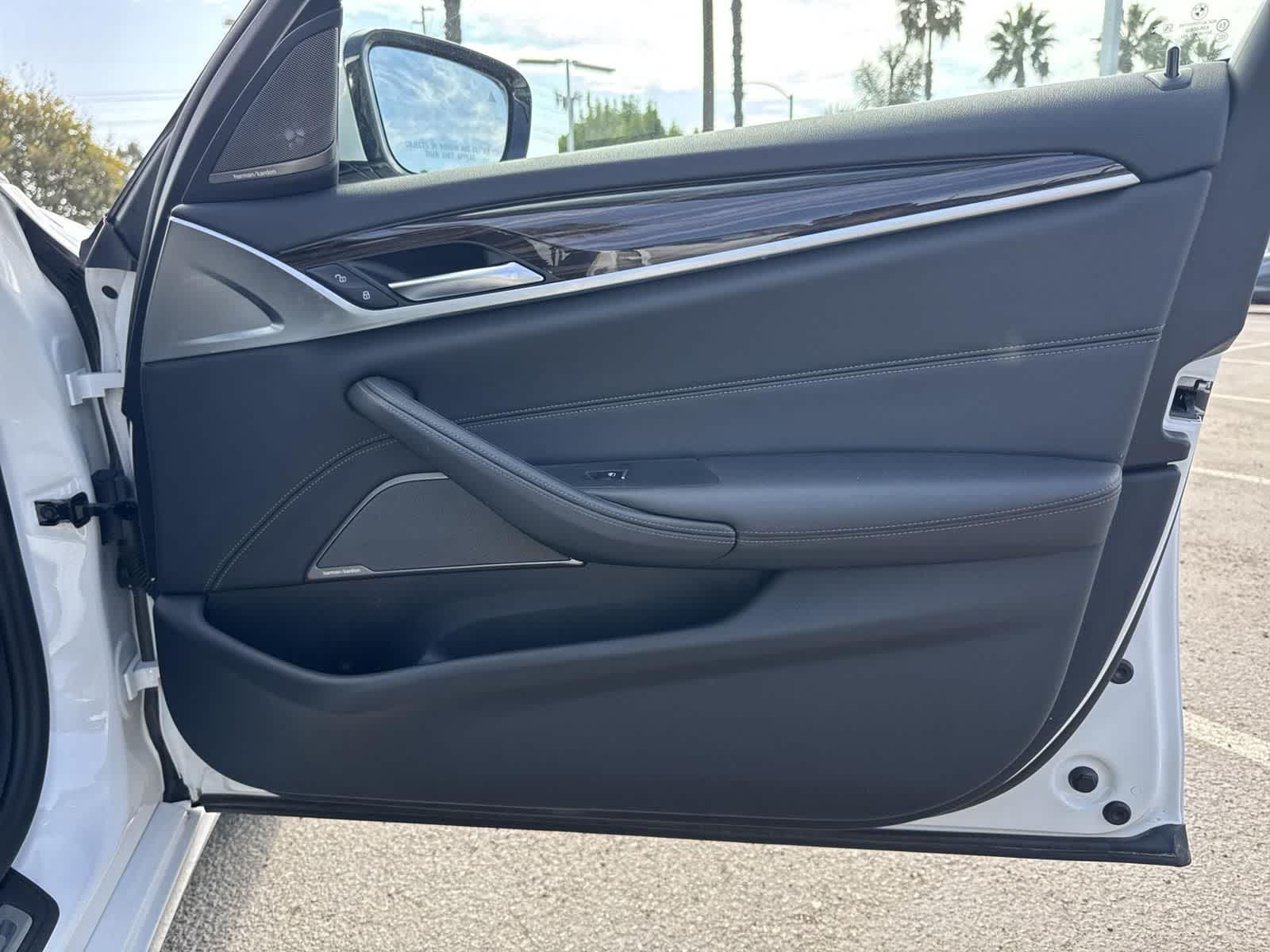 Thumbnail: 2023 BMW 5 Series - 38