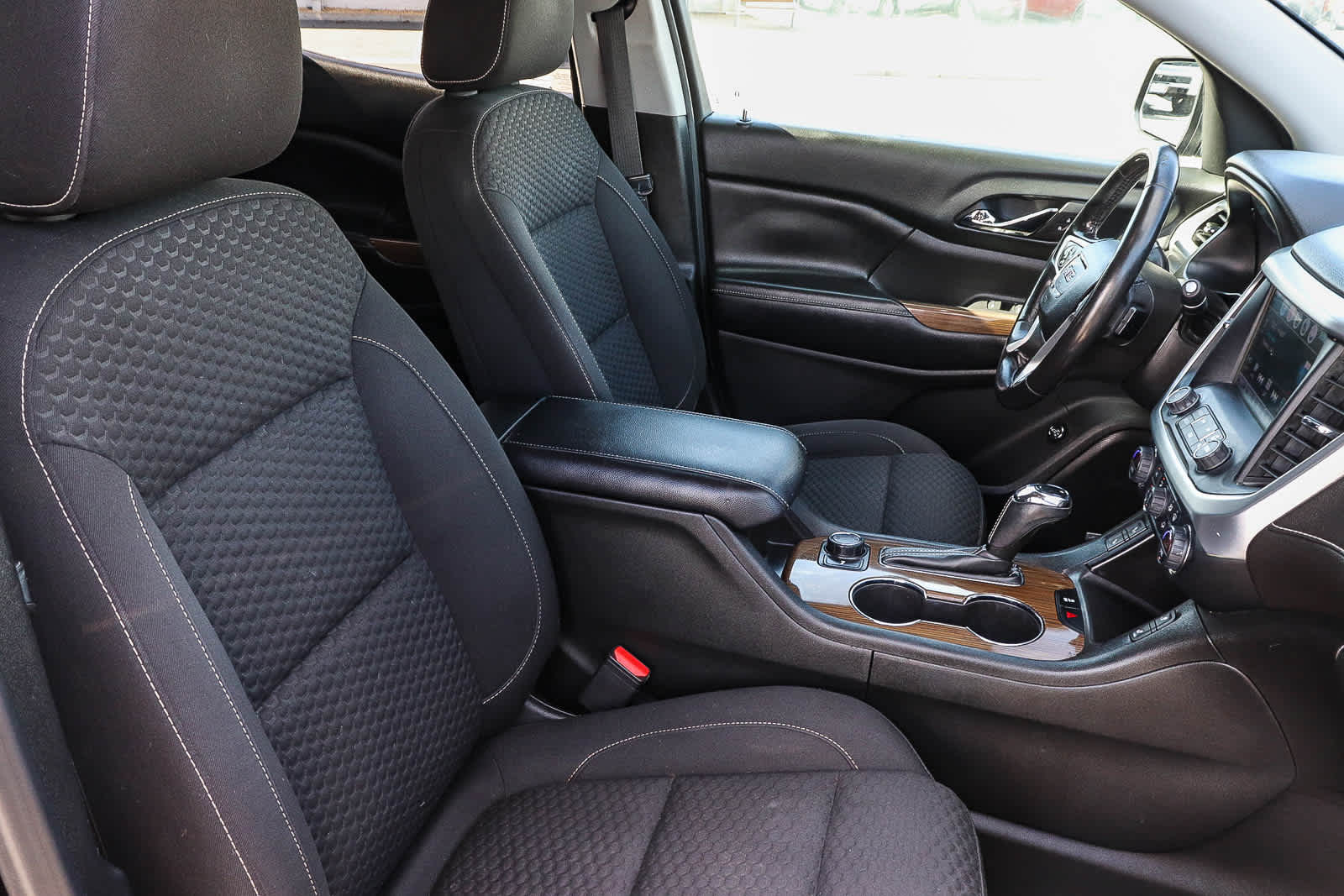 Thumbnail: 2018 GMC Acadia - 26