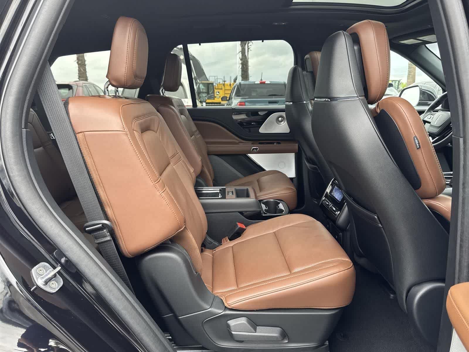 Thumbnail: 2023 Lincoln Aviator - 39