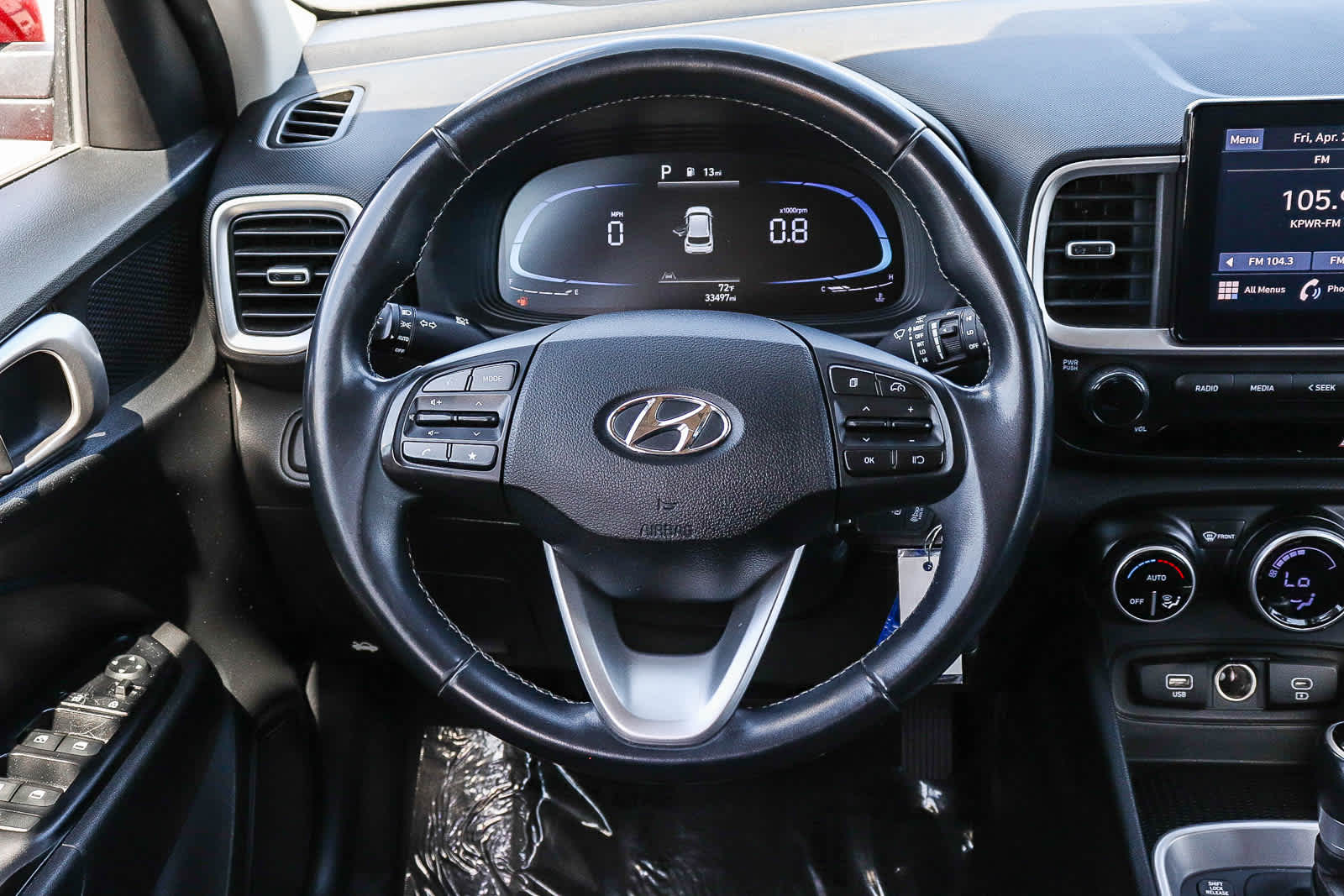 Thumbnail: 2023 Hyundai Venue - 17