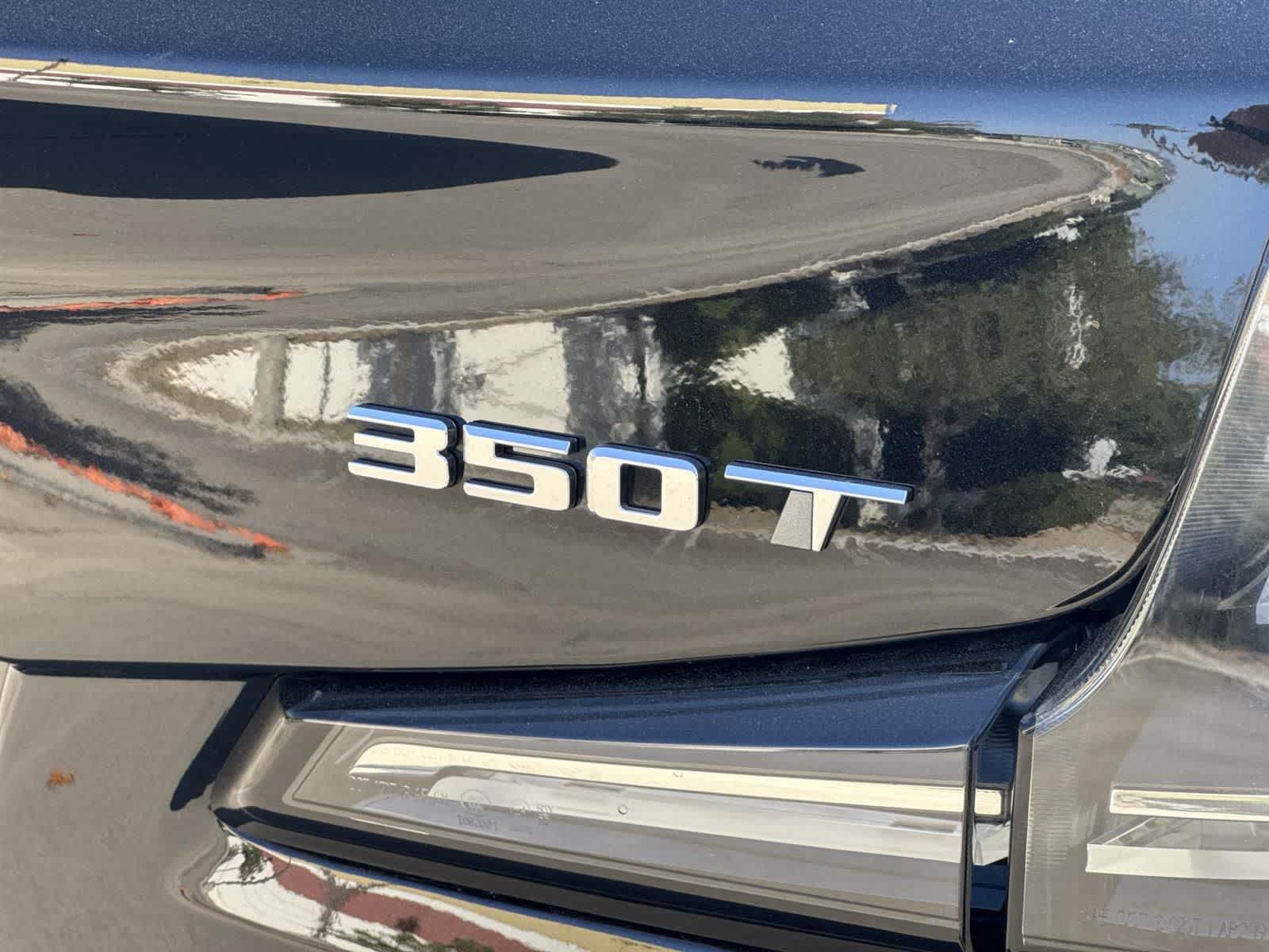 Thumbnail: 2025 Cadillac XT4 - 35