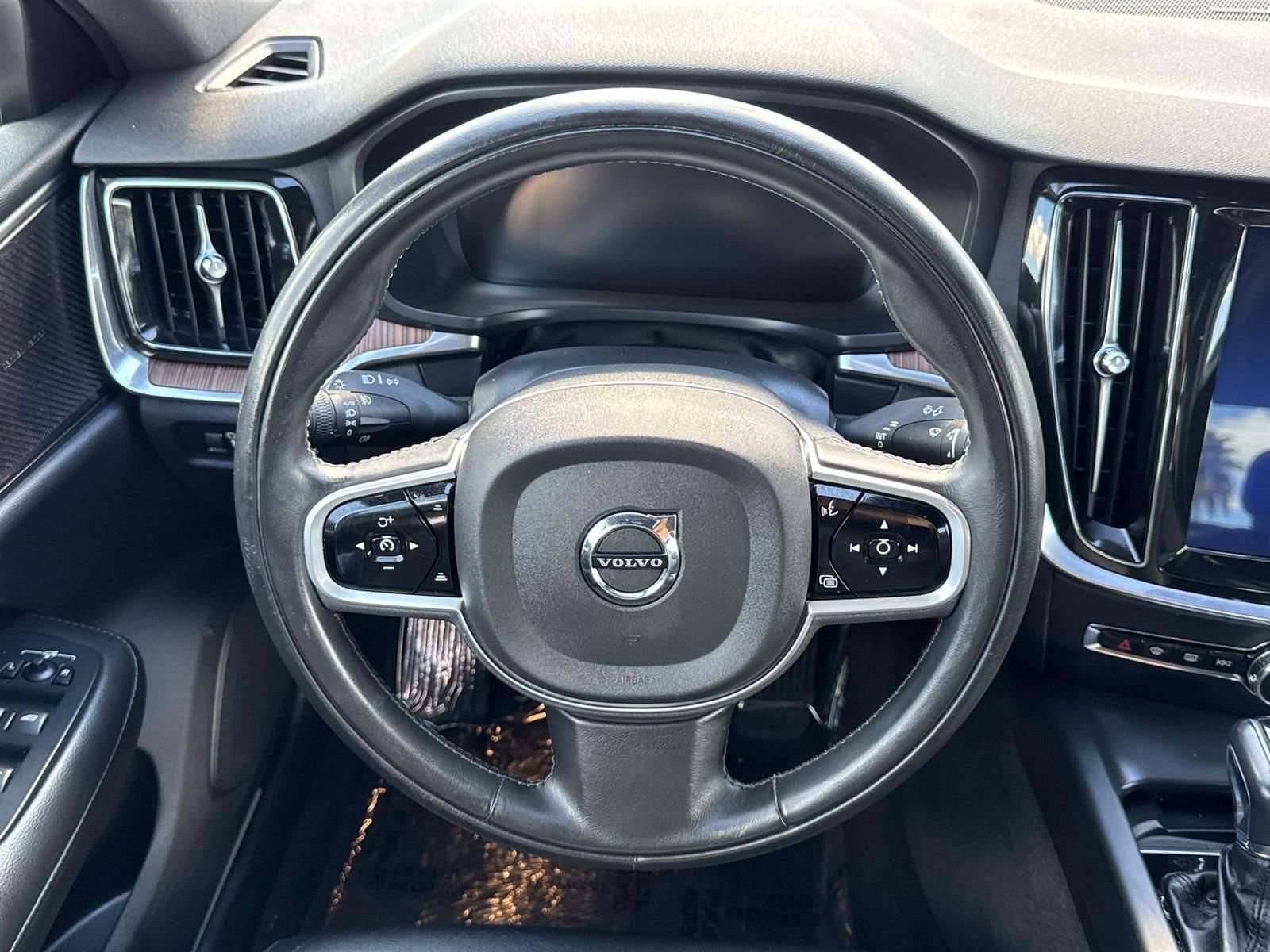 Thumbnail: 2020 Volvo S60 - 9