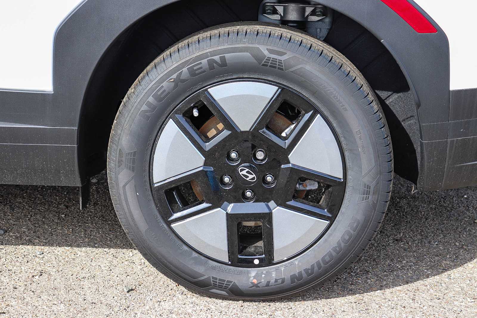 2026 Hyundai Santa Fe SE - Photo 13