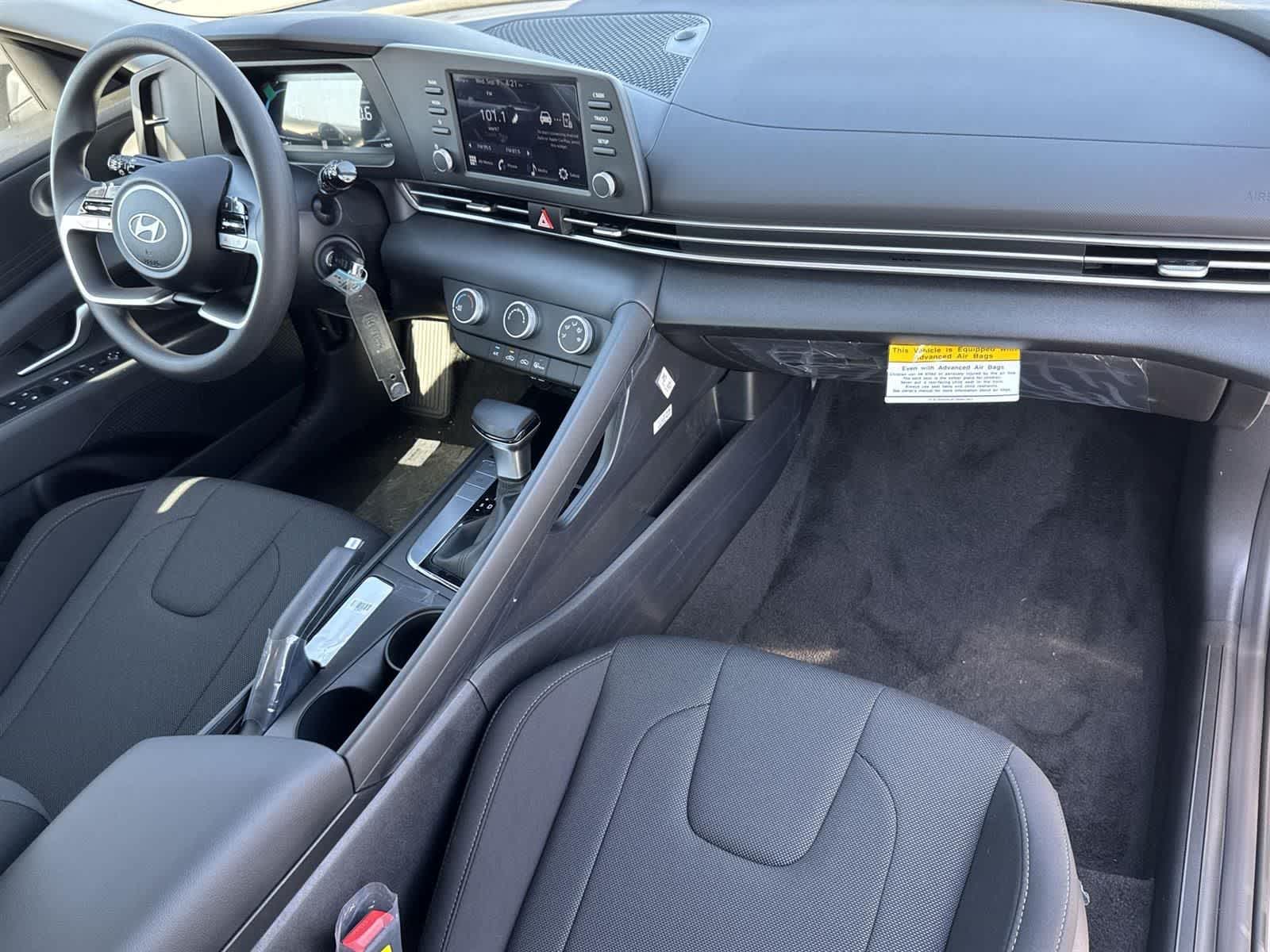 Thumbnail: 2025 Hyundai Elantra - 34