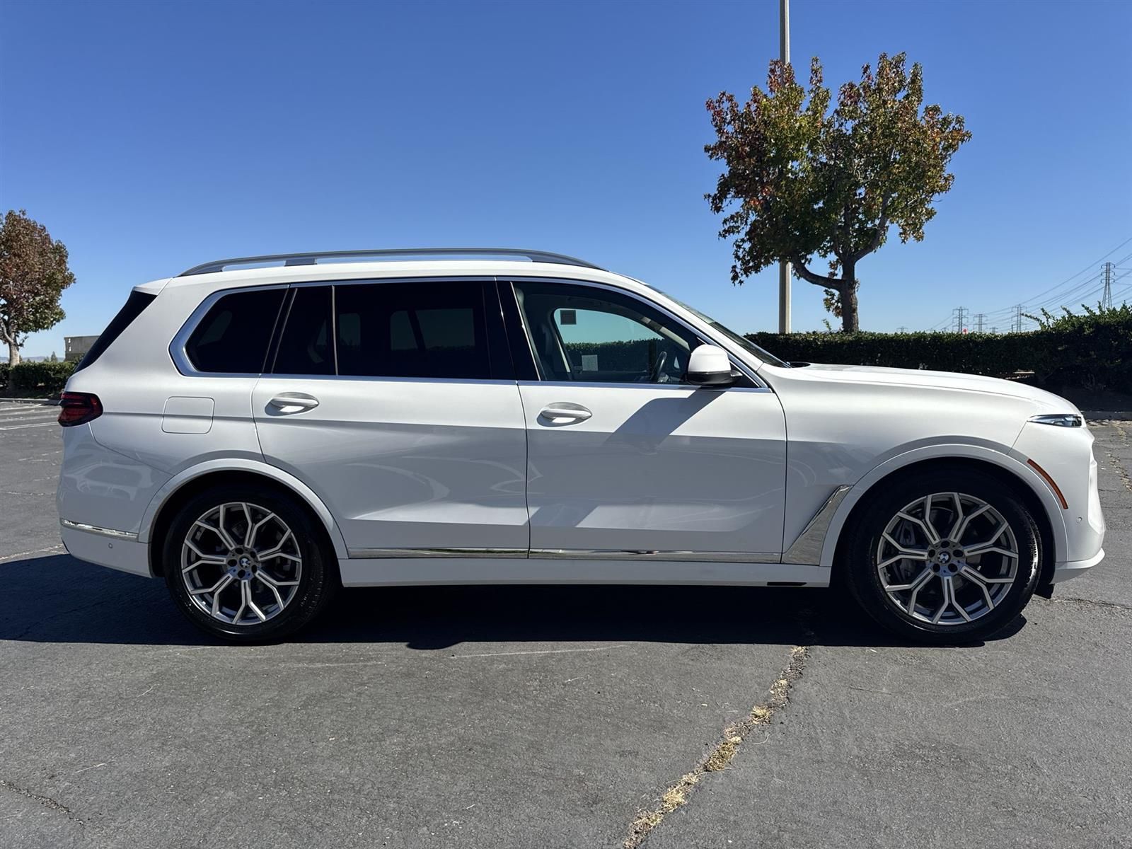 Thumbnail: 2023 BMW X7 - 3