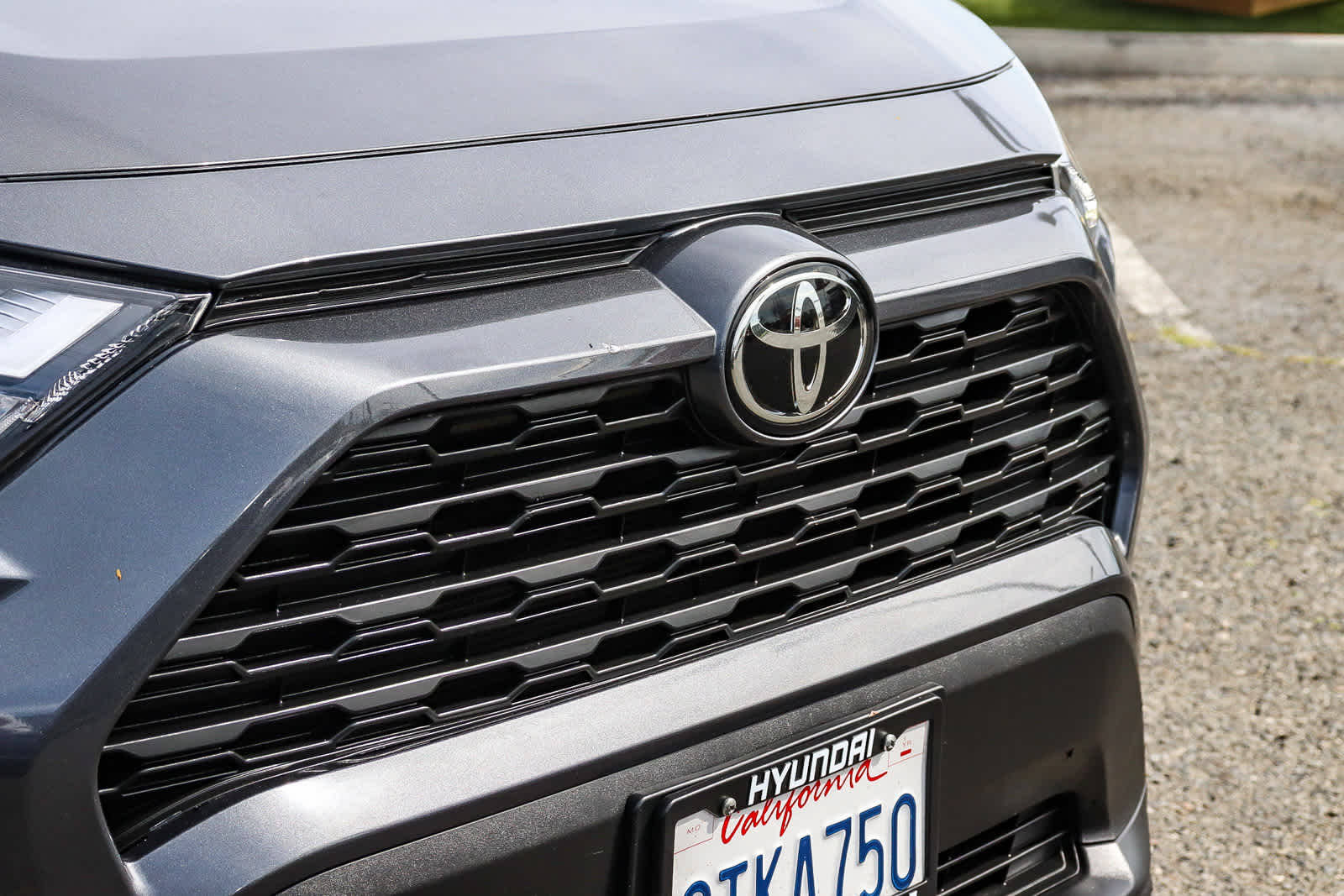 2023 Toyota RAV4 XLE photo 4