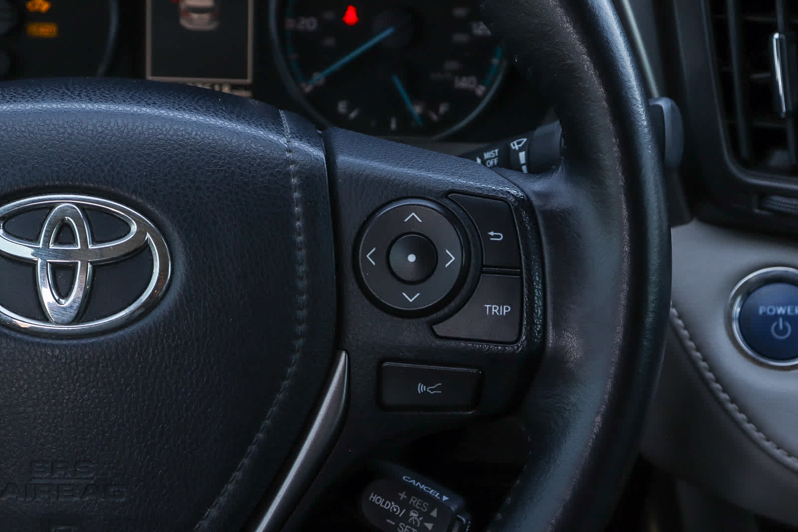 Thumbnail: 2016 Toyota RAV4 - 18