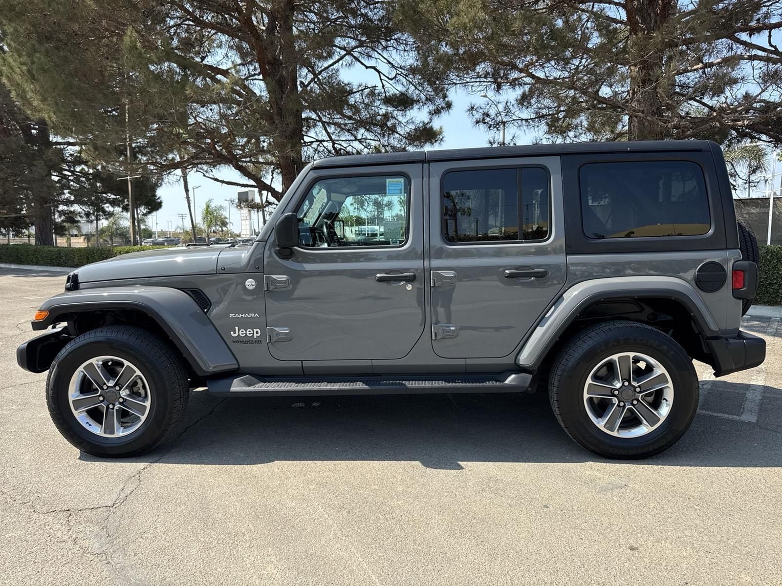 Thumbnail: 2022 Jeep Wrangler - 5