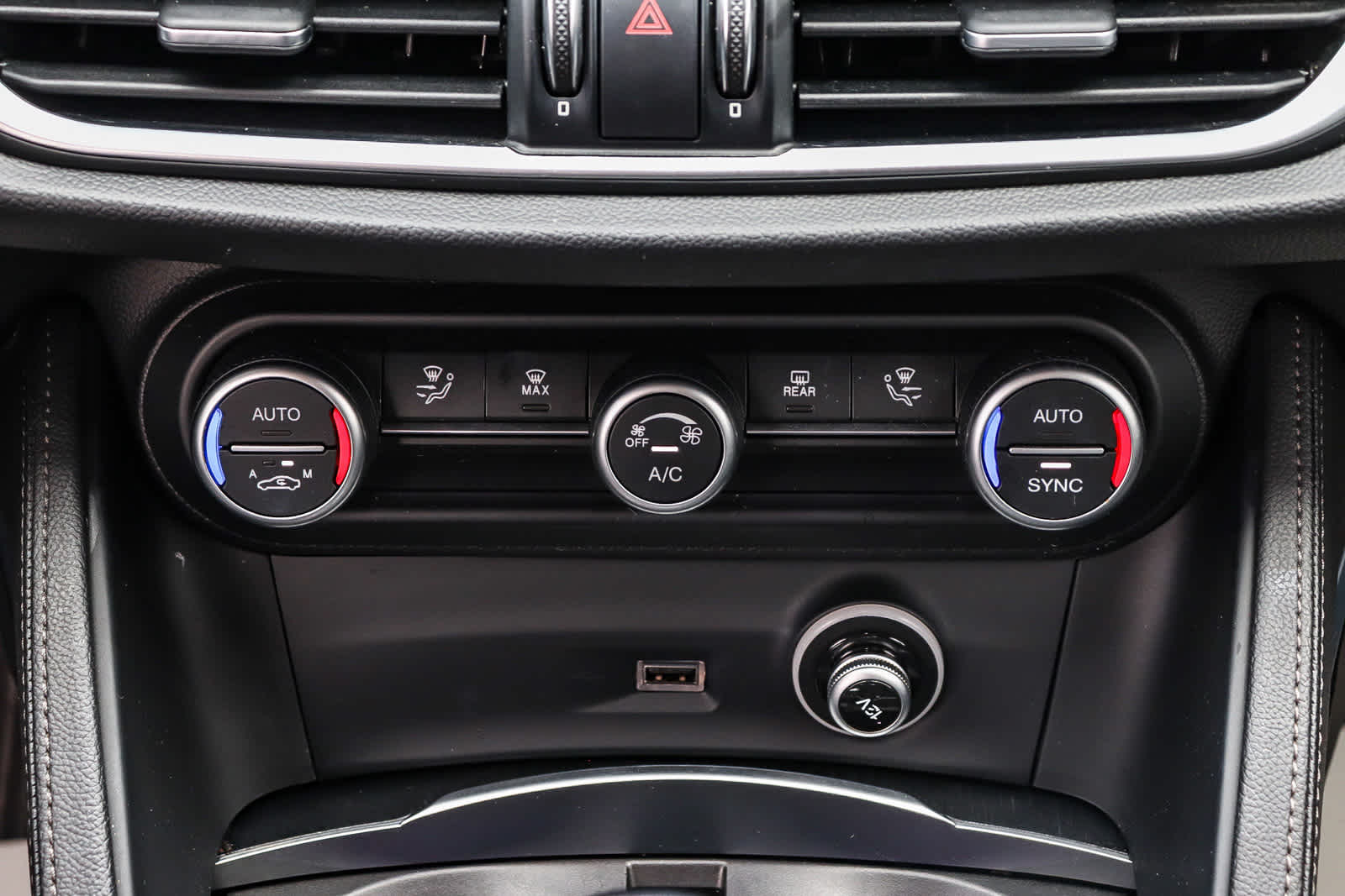 Thumbnail: 2019 Alfa Romeo Stelvio - 16