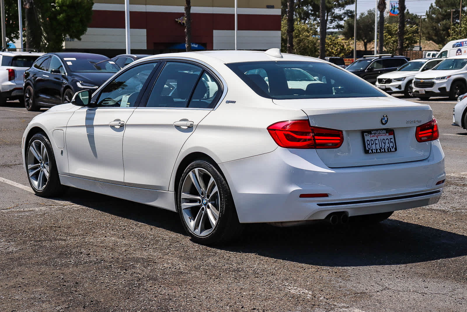 Thumbnail: 2018 BMW 3 Series - 9