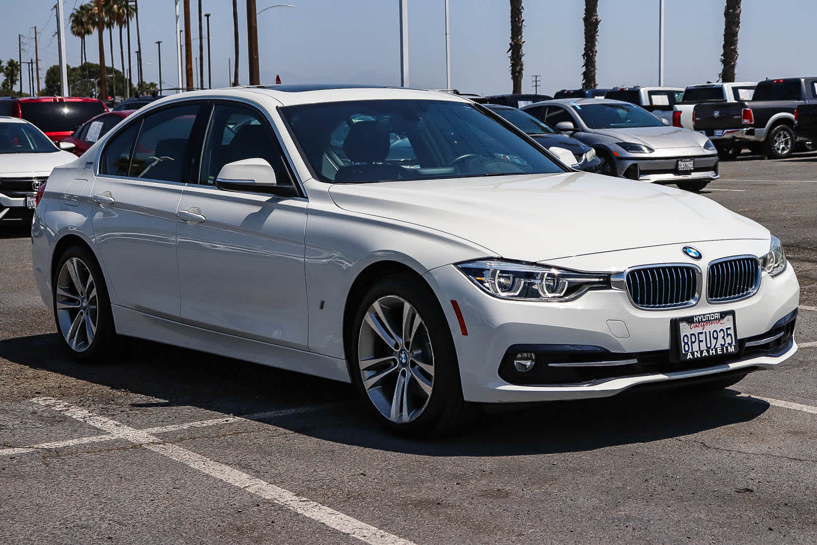 Thumbnail: 2018 BMW 3 Series - 3
