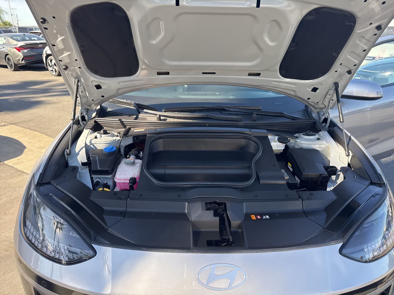 Thumbnail: 2023 Hyundai Ioniq 6 - 16