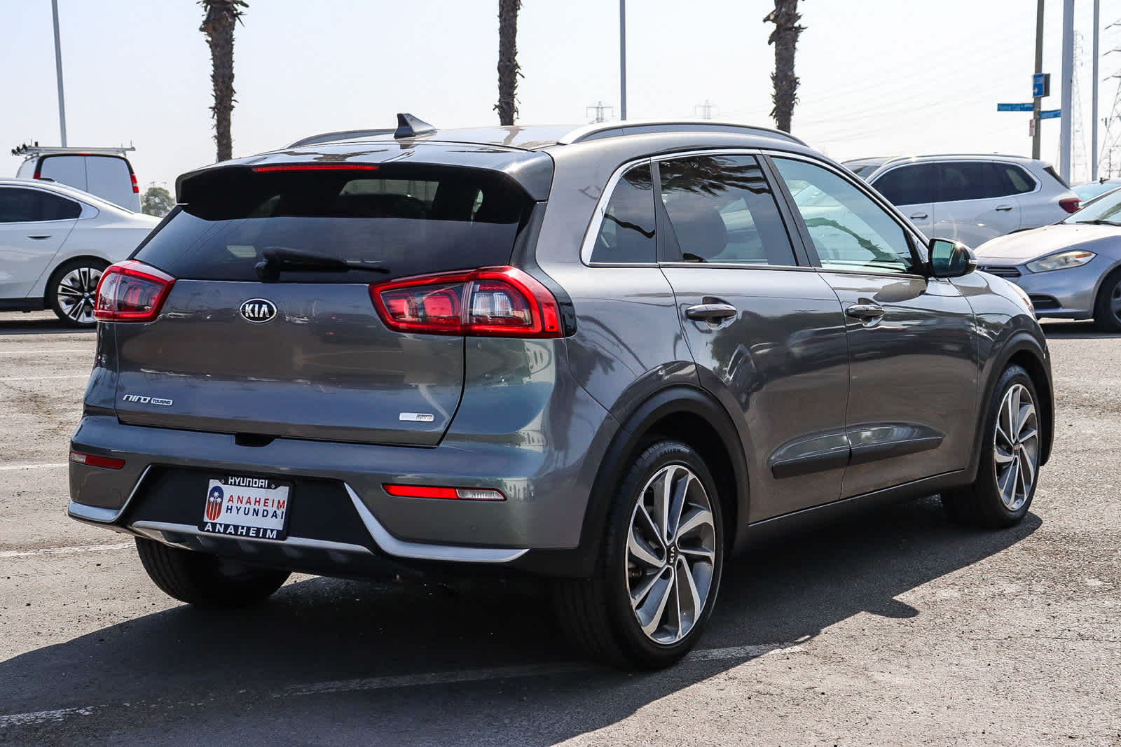 Thumbnail: 2017 Kia Niro - 6
