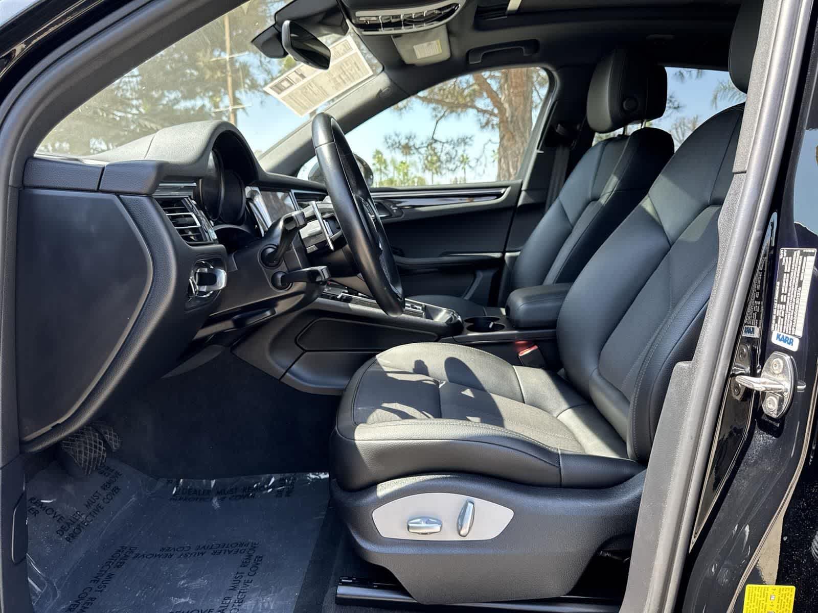 Thumbnail: 2022 Porsche Macan - 23