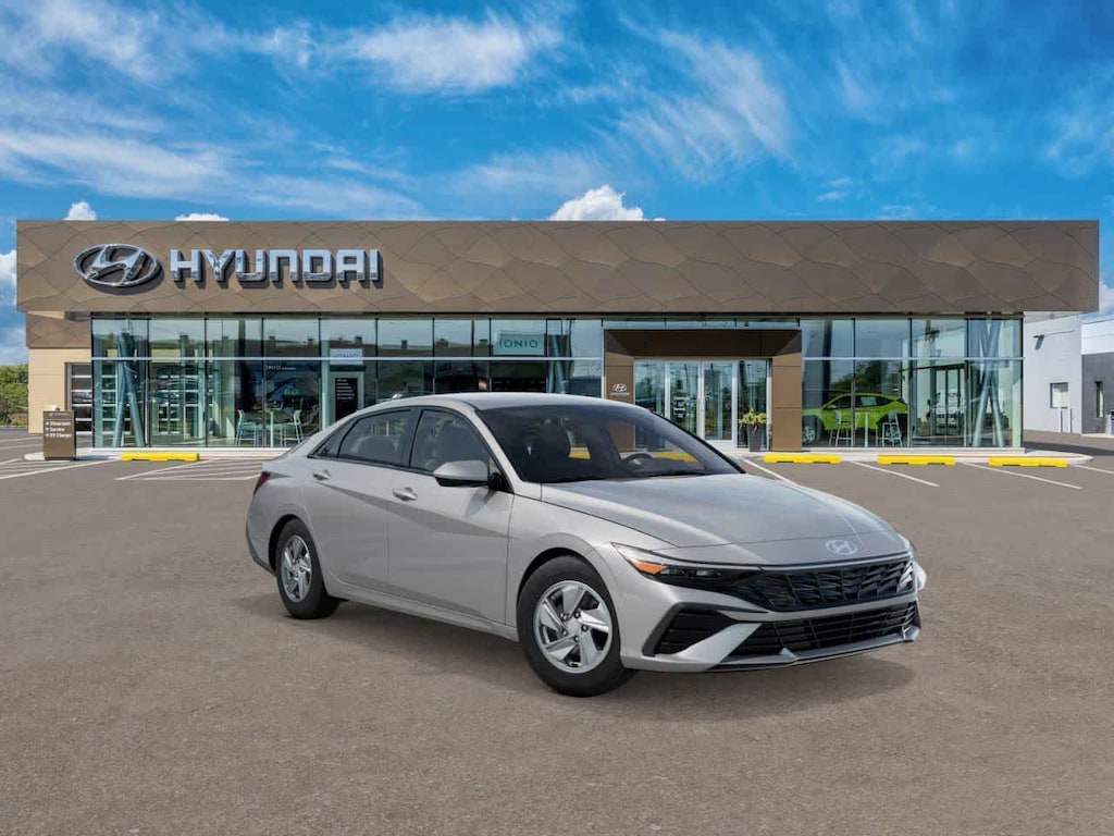 New 2025 Hyundai Elantra SE Sedan
