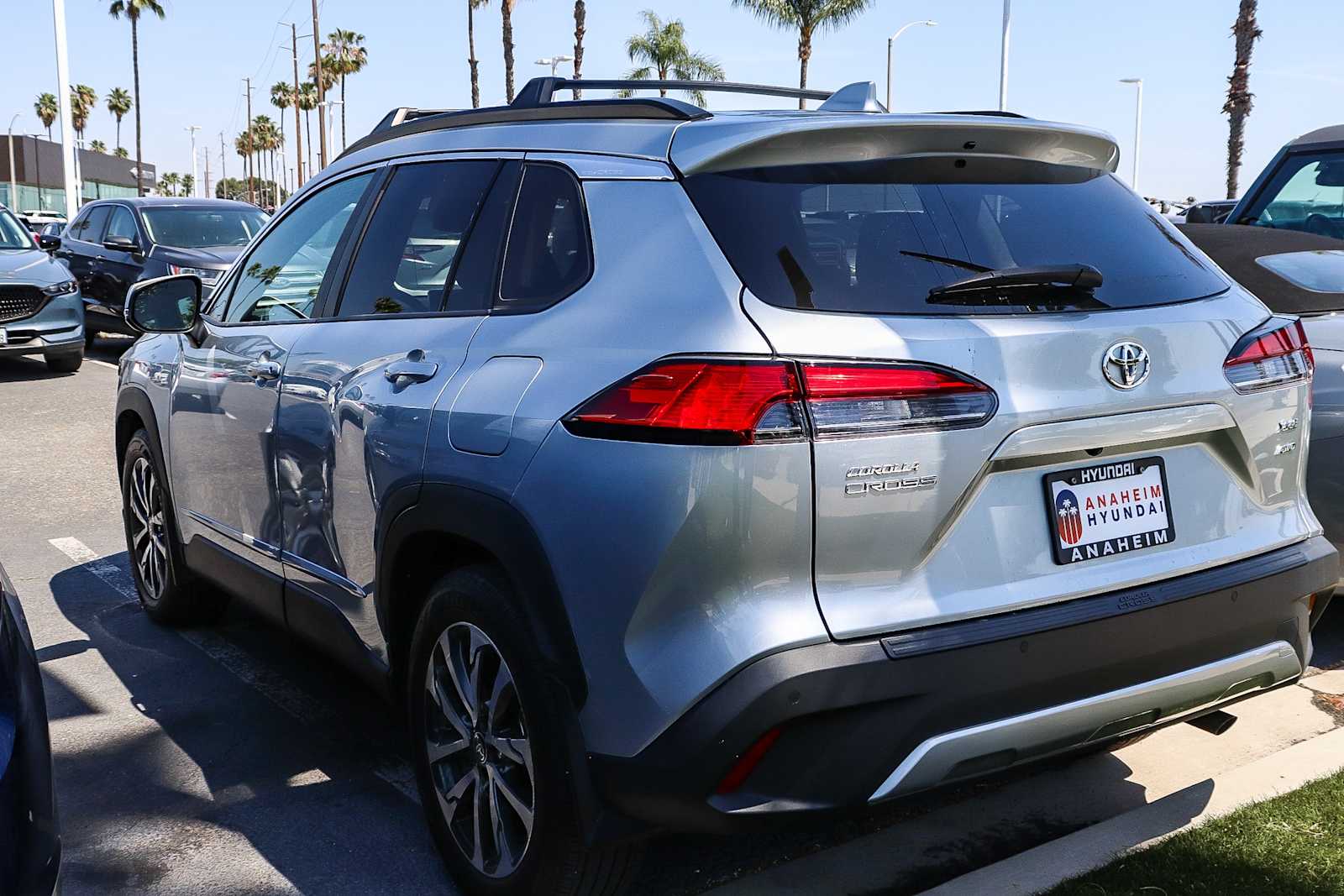 2023 Toyota Corolla Cross XLE photo 6