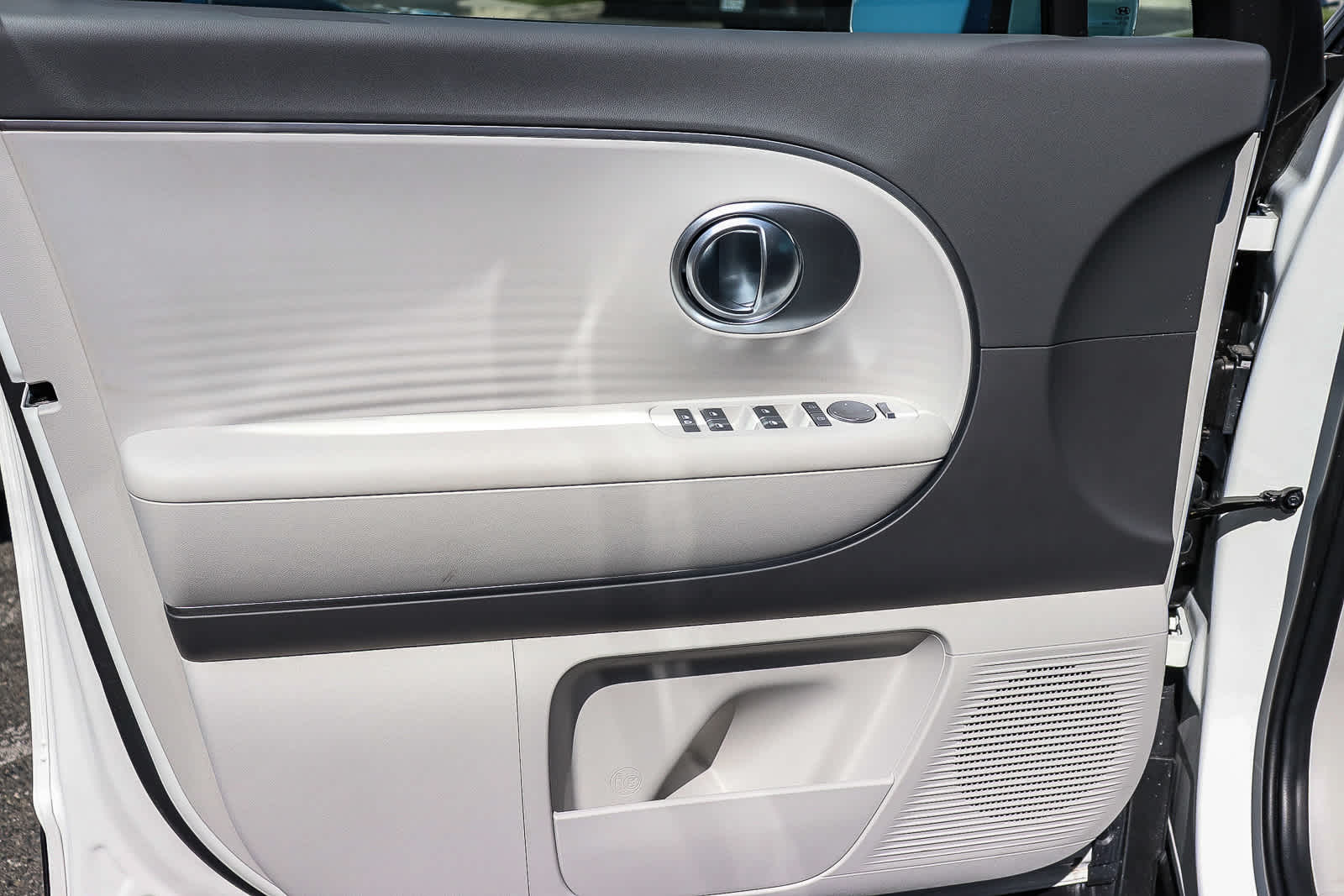 Thumbnail: 2026 Hyundai Ioniq - 31