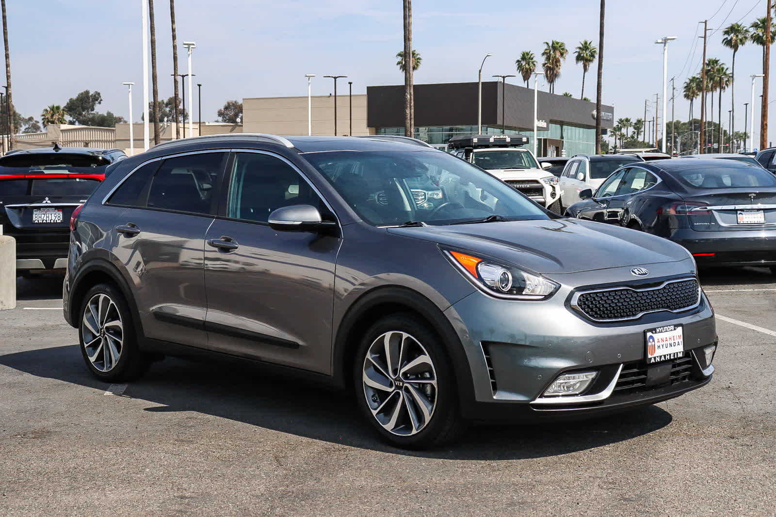 Thumbnail: 2017 Kia Niro - 3