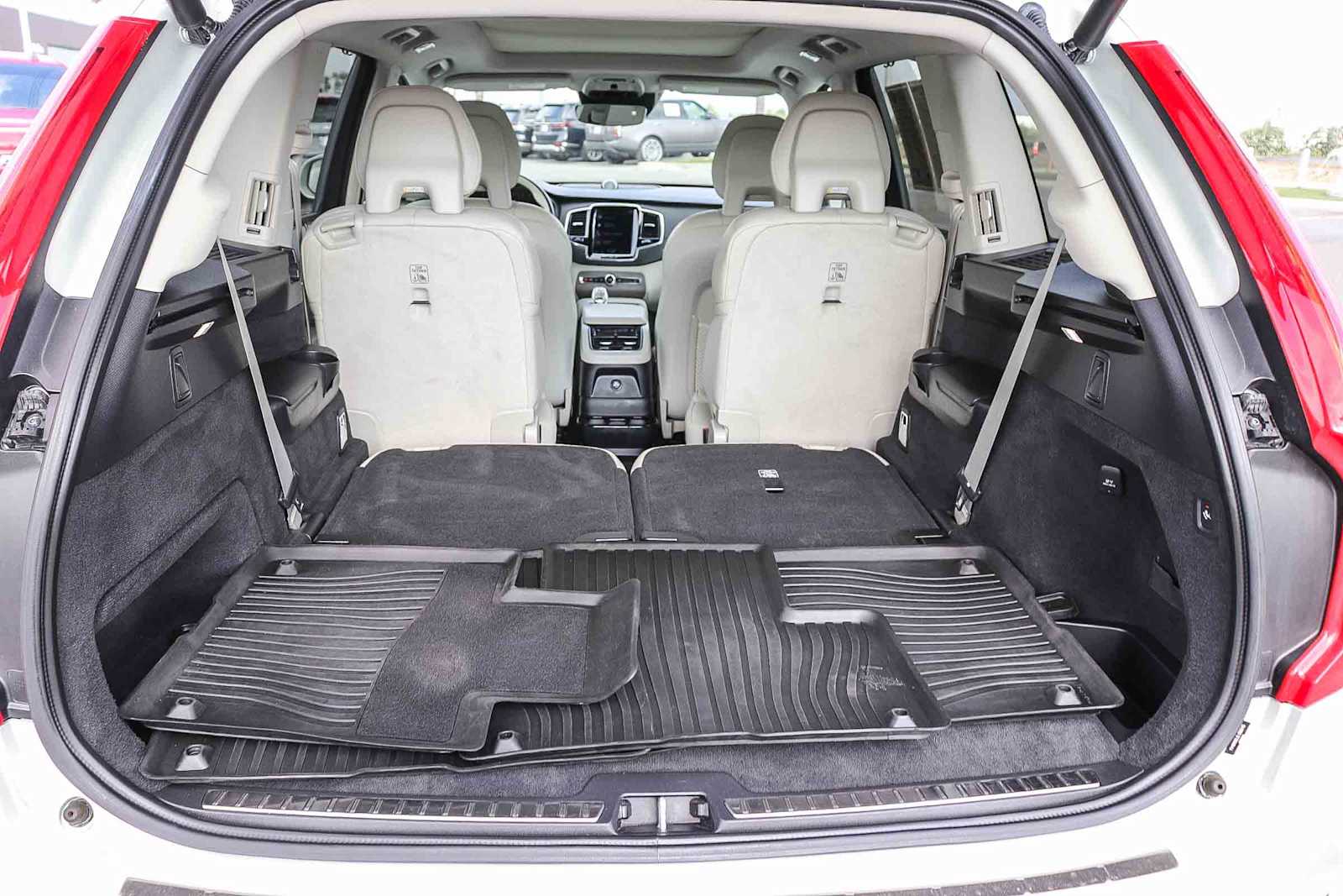 Thumbnail: 2020 Volvo XC90 - 21