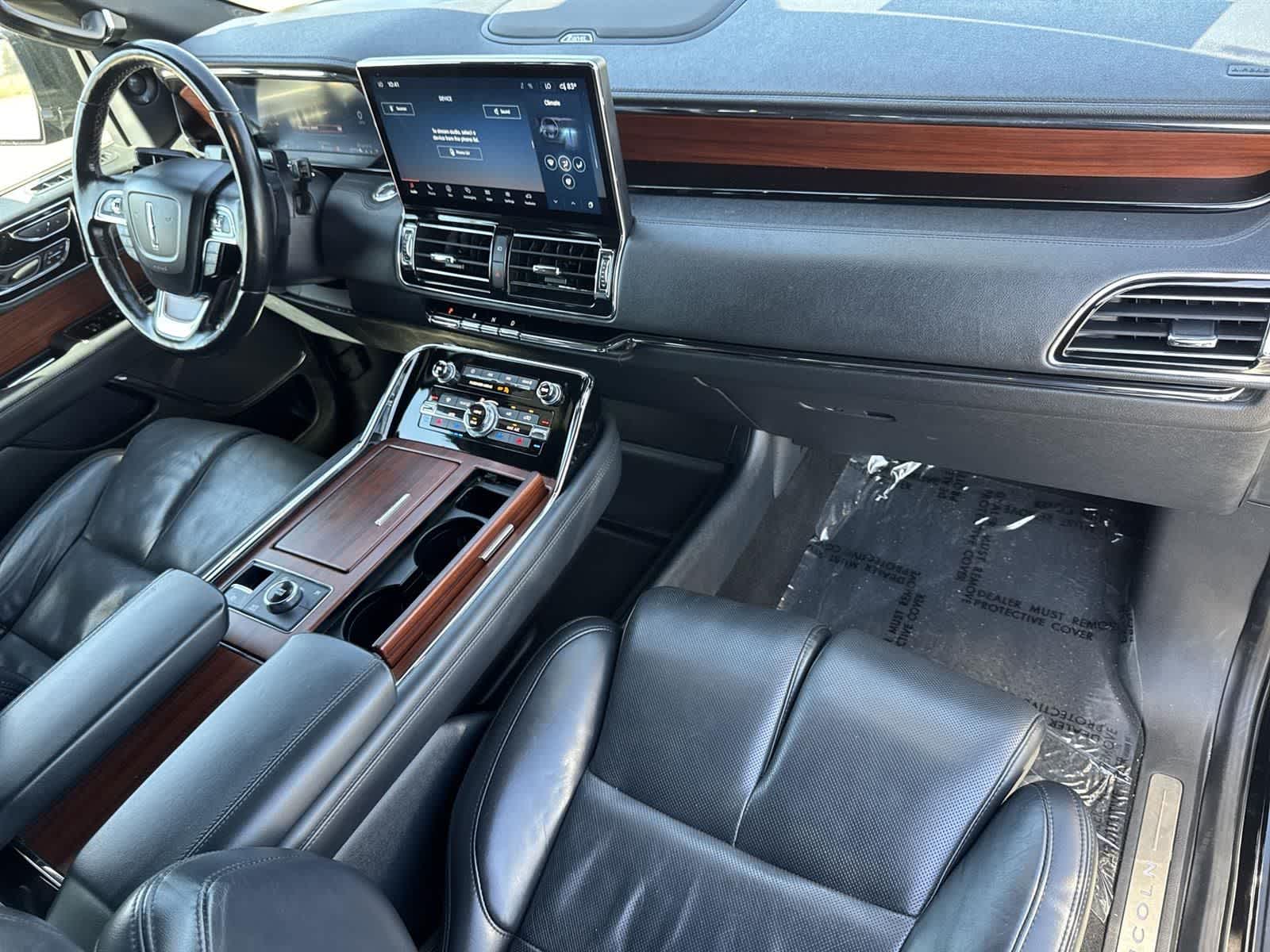 Thumbnail: 2023 Lincoln Navigator L - 43