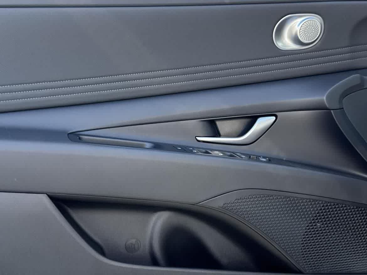 Thumbnail: 2025 Hyundai Elantra - 31