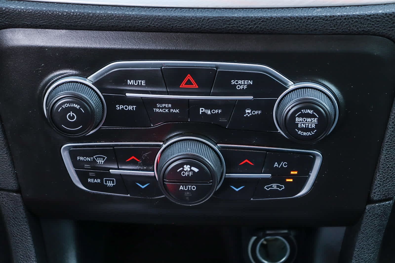 Thumbnail: 2021 Dodge Charger - 17