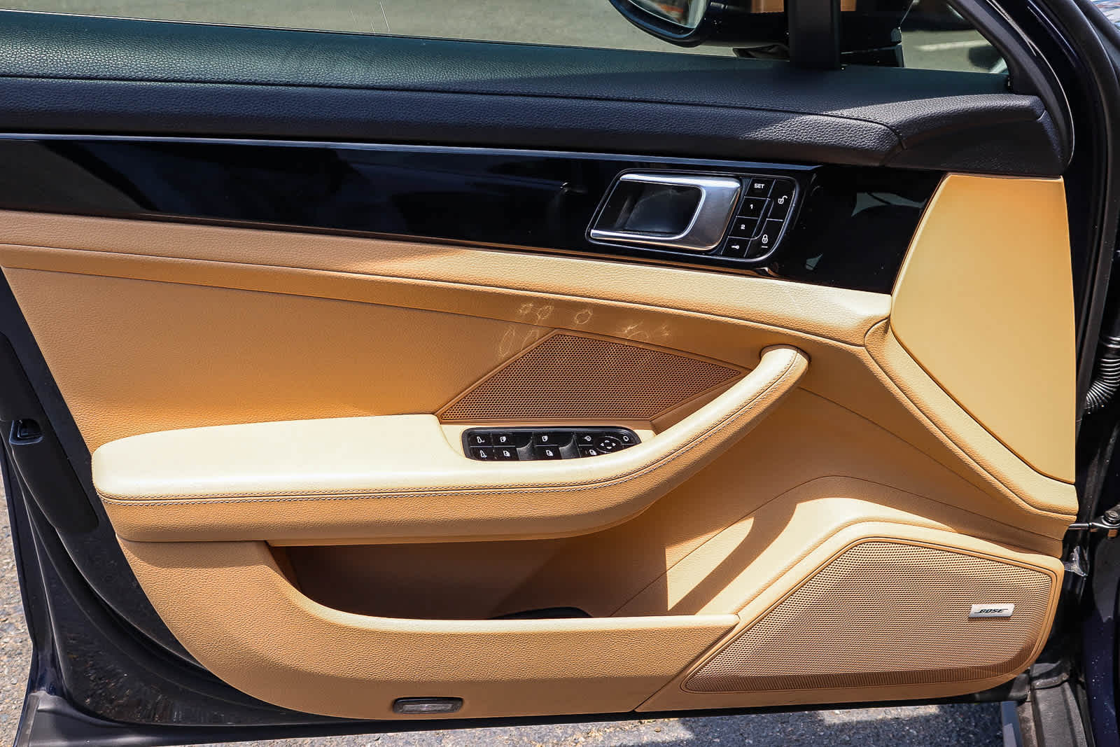 Thumbnail: 2017 Porsche Panamera - 27