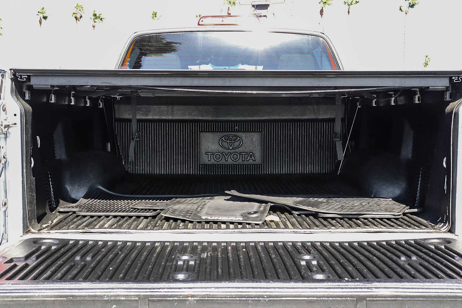 Thumbnail: 2016 Toyota Tundra - 19