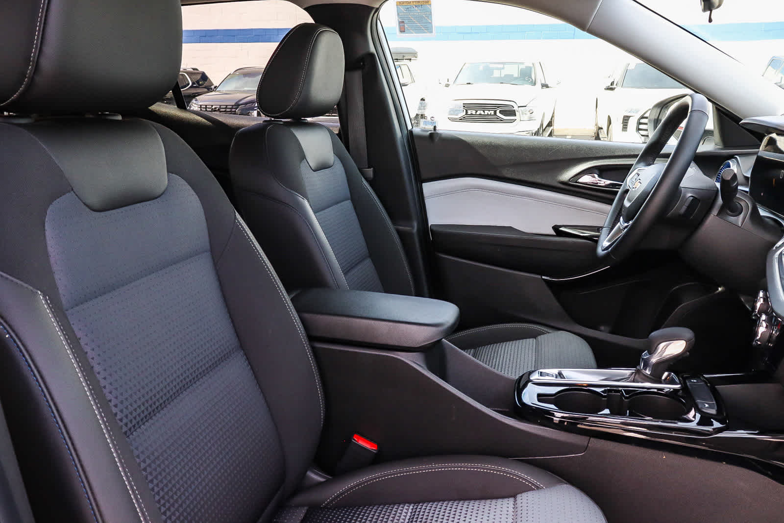 Thumbnail: 2024 Chevrolet Trax - 22