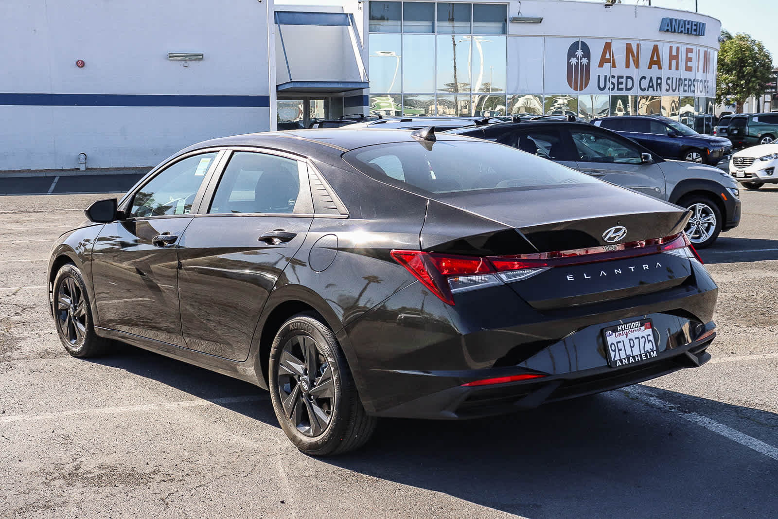 Thumbnail: 2023 Hyundai Elantra - 4