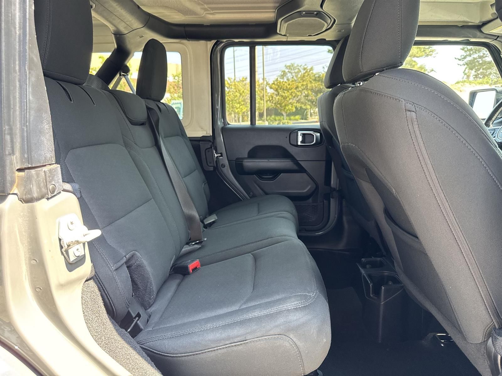 Thumbnail: 2022 Jeep Wrangler - 34