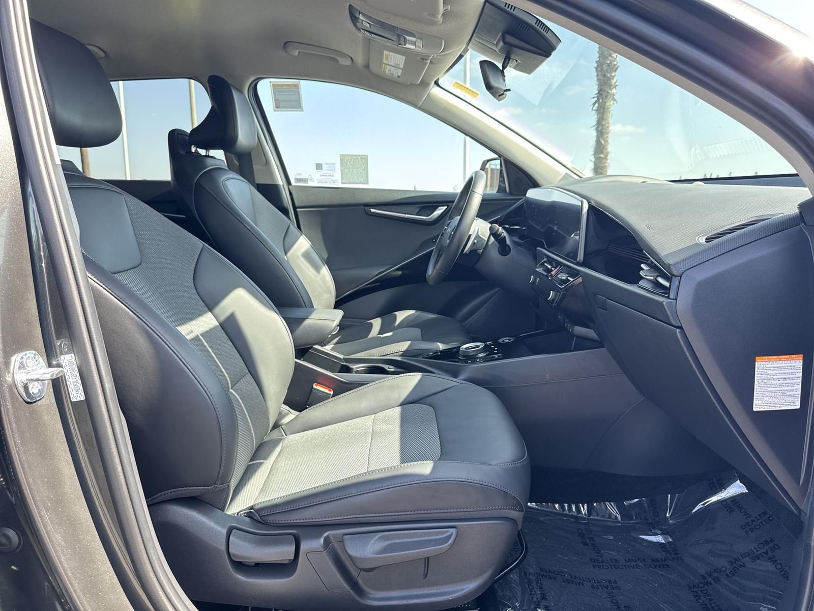 Thumbnail: 2024 Kia Niro - 38