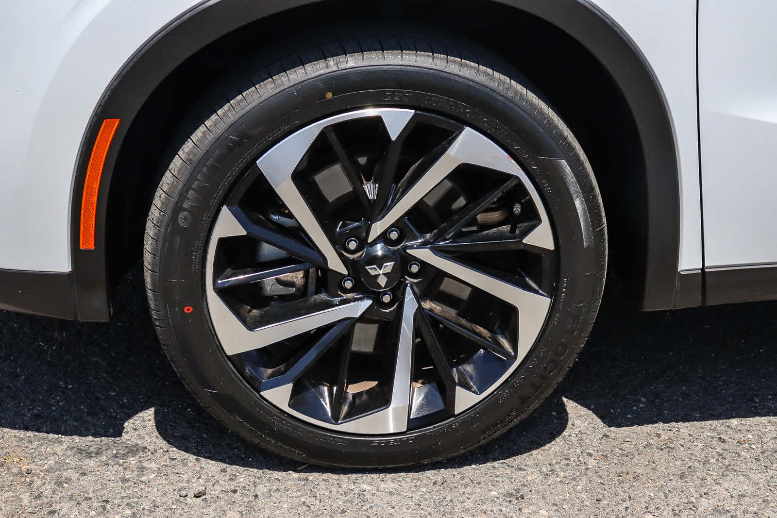 Thumbnail: 2024 Mitsubishi Outlander - 14
