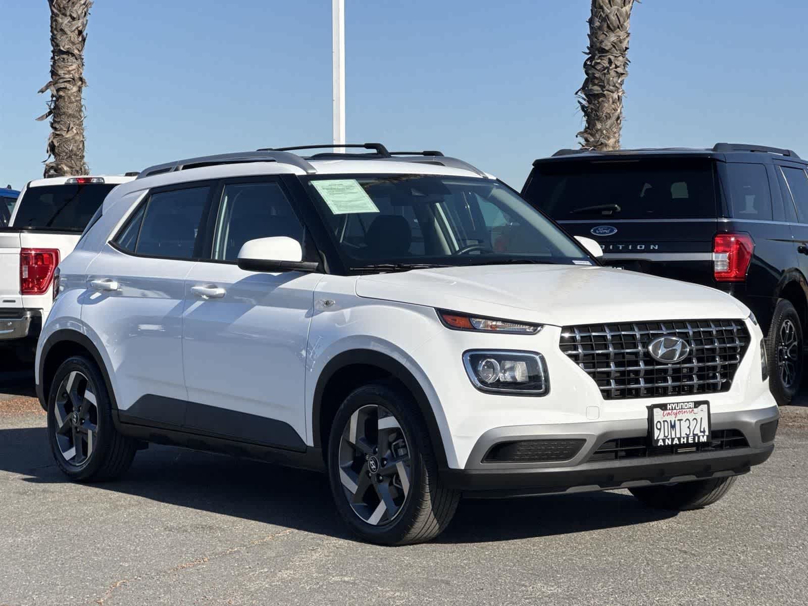 Thumbnail: 2022 Hyundai Venue - 8