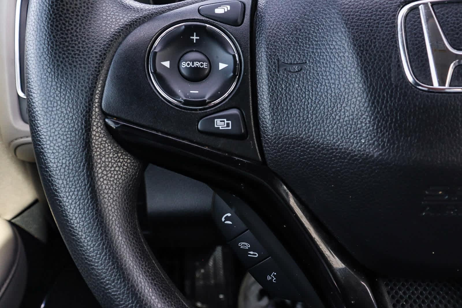 Thumbnail: 2016 Honda HR-V - 28