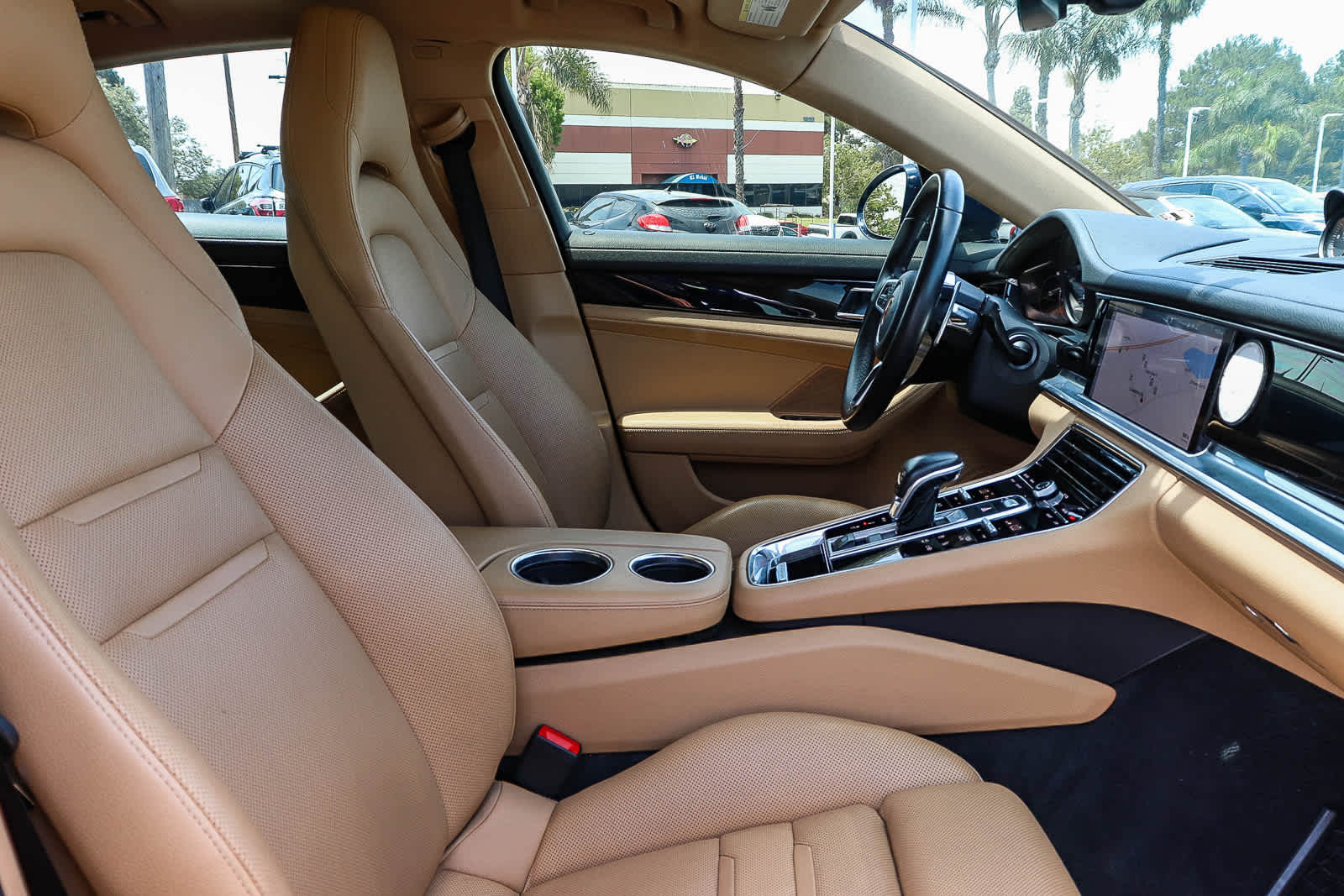 Thumbnail: 2017 Porsche Panamera - 25