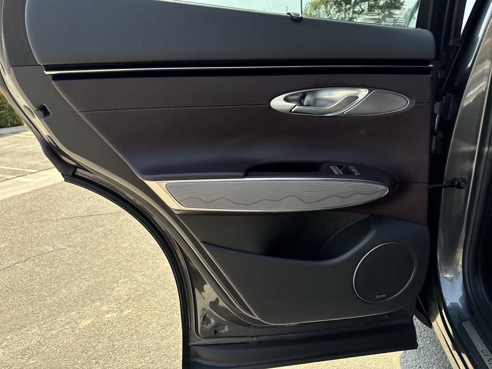 Thumbnail: 2022 Genesis GV70 - 25