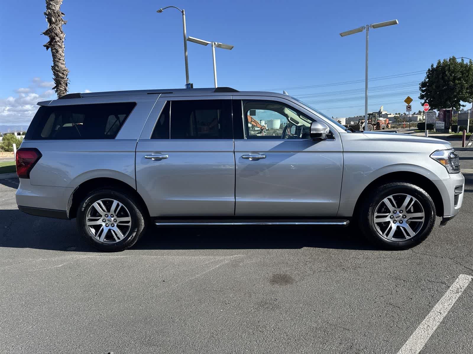 Thumbnail: 2023 Ford Expedition MAX - 3